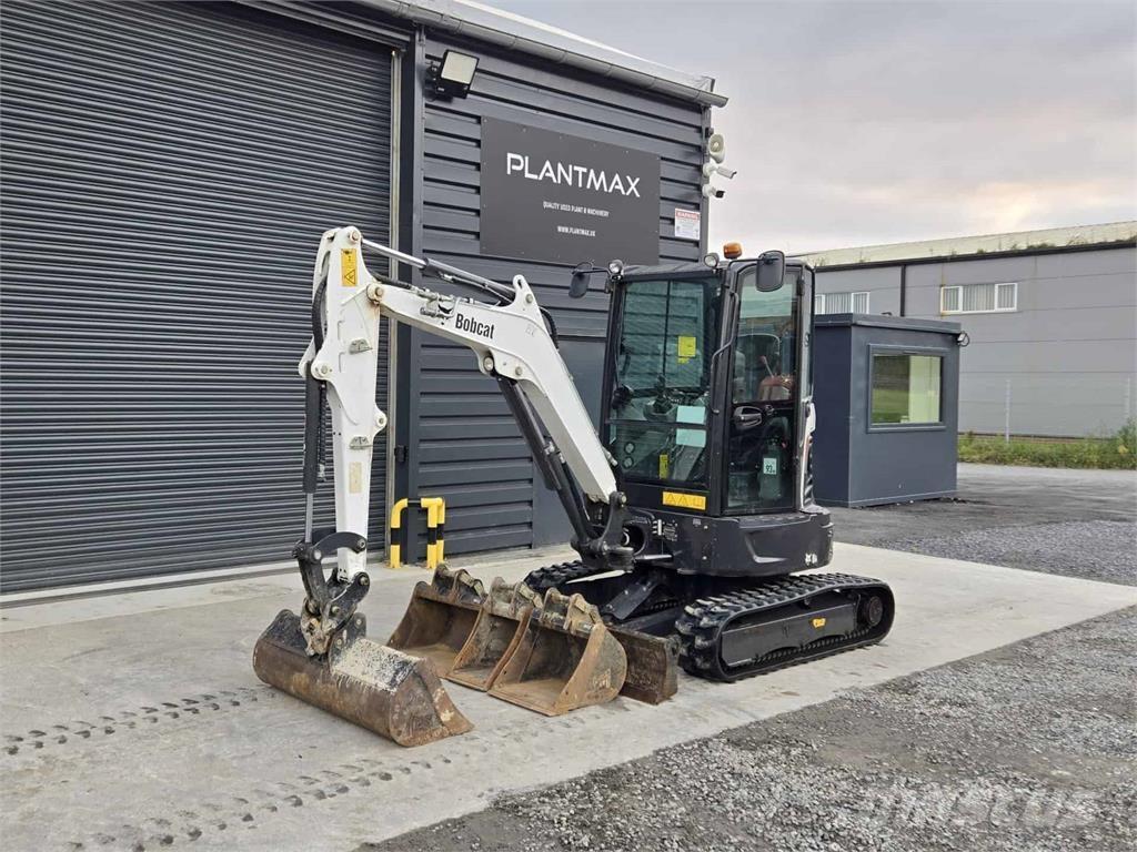 Bobcat E27 小型挖掘机