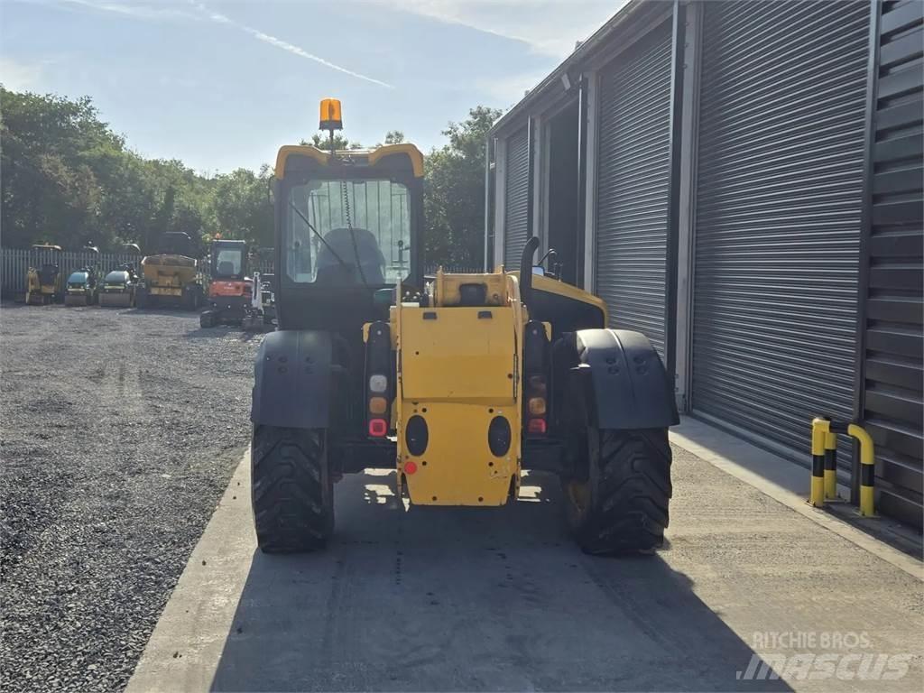 JCB -- 伸缩臂叉装车|叉装车