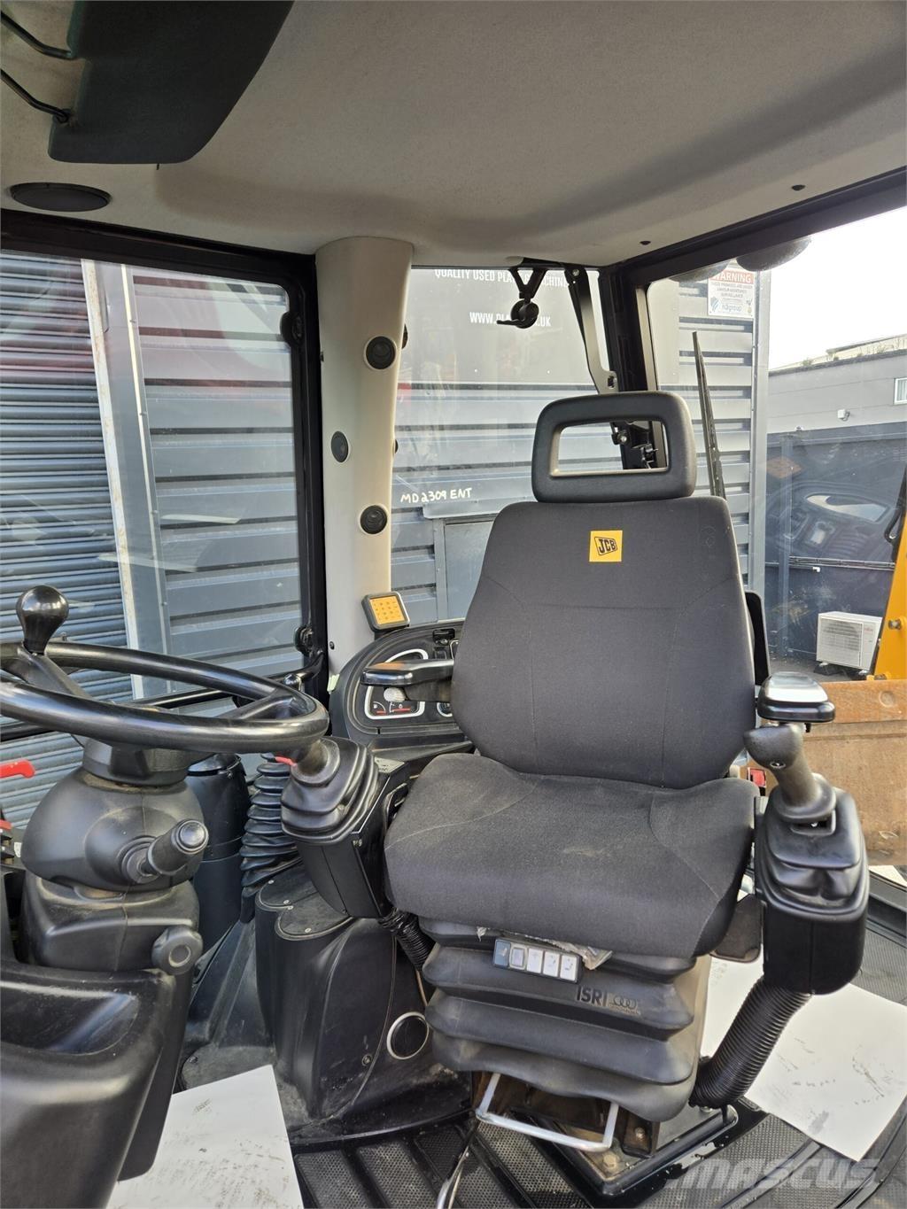 JCB 3CX 反铲装载机