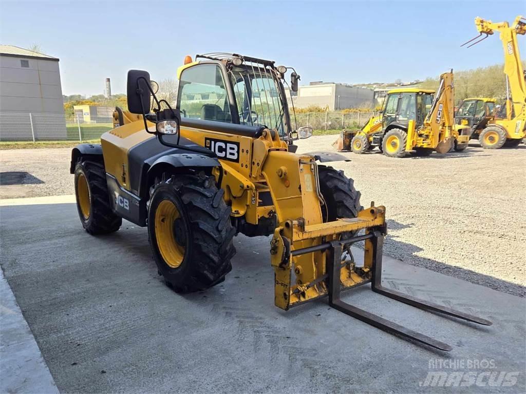 JCB 535-95 伸缩臂叉装车|叉装车