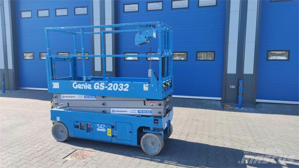 Genie 2032 剪叉式升降机