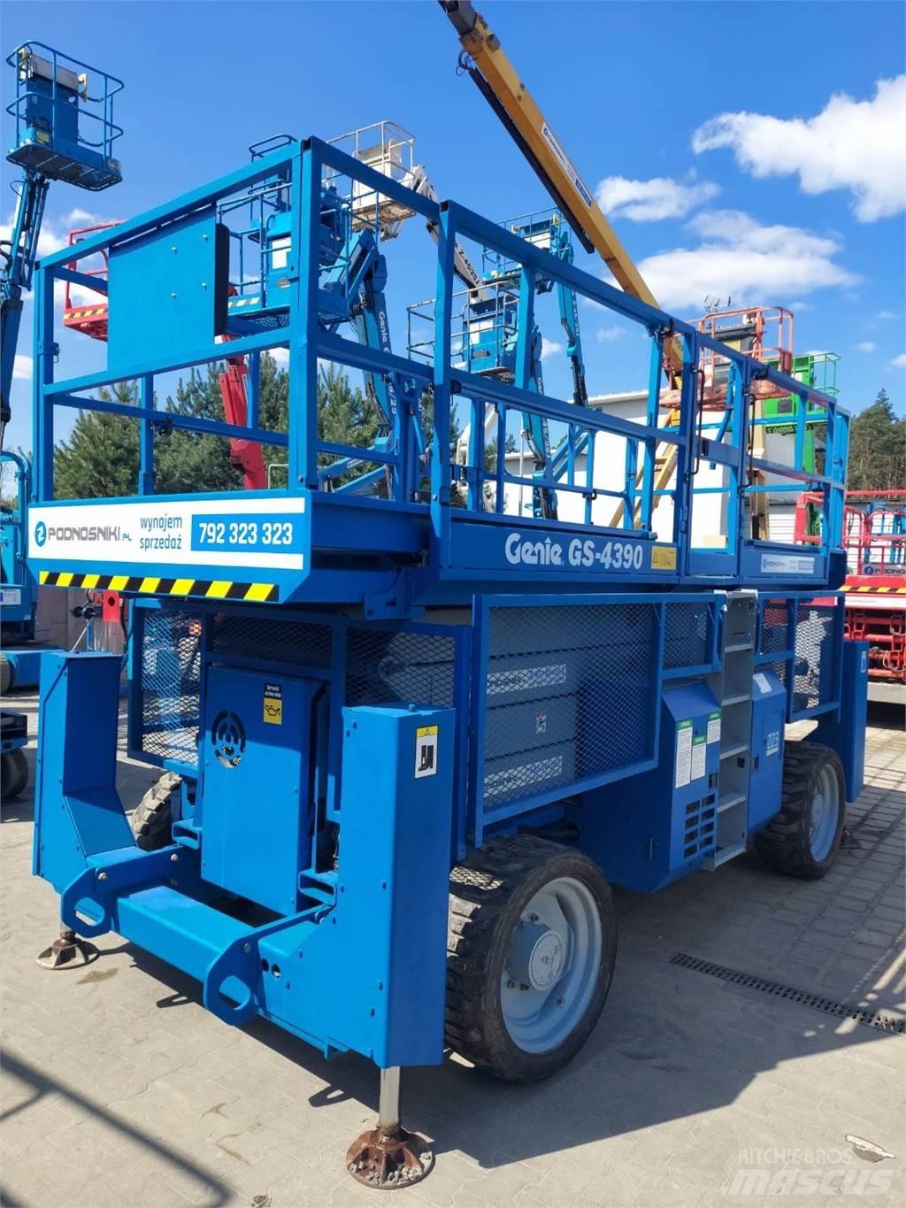 Genie GS-4390 RT 剪叉式升降机