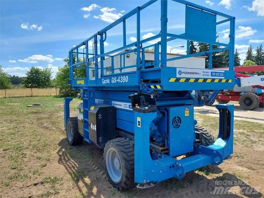 Genie GS-4390 RT 剪叉式升降机