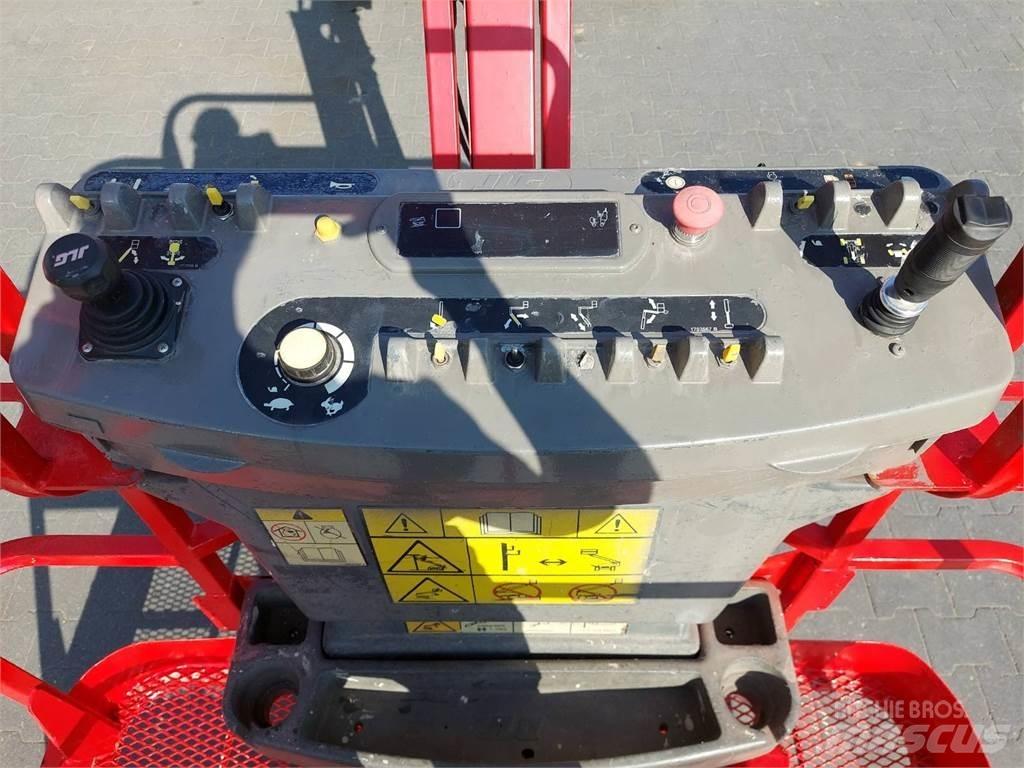 JLG M450AJ 曲臂高空工作平台