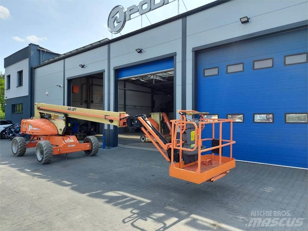 JLG M600JP 曲臂高空工作平台