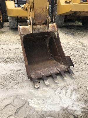 CAT 320 履带挖掘机