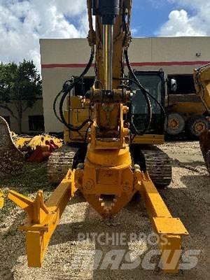 CAT 325FL CR 工业挖掘机