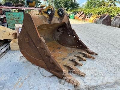 CAT 352 履带挖掘机