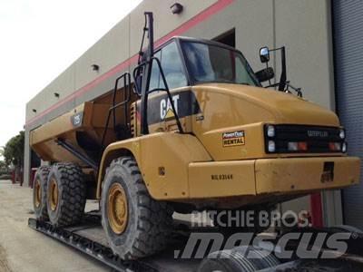 CAT 725 铰接式自卸车