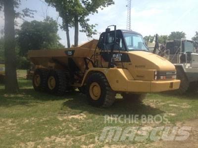 CAT 725 铰接式自卸车