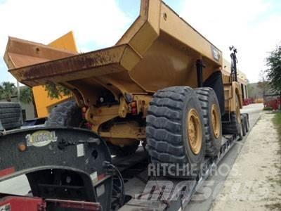CAT 725C 铰接式自卸车