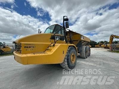 CAT 740 铰接式自卸车