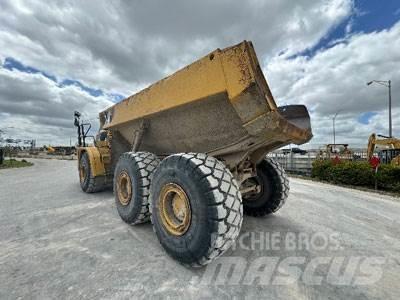 CAT 740 铰接式自卸车