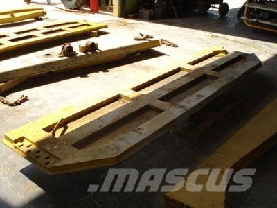 CAT 740 Tailgate 其他组件