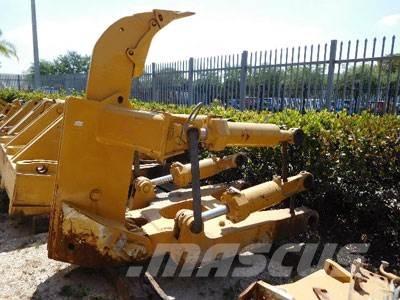 CAT D8T Ripper, S/S 其他组件