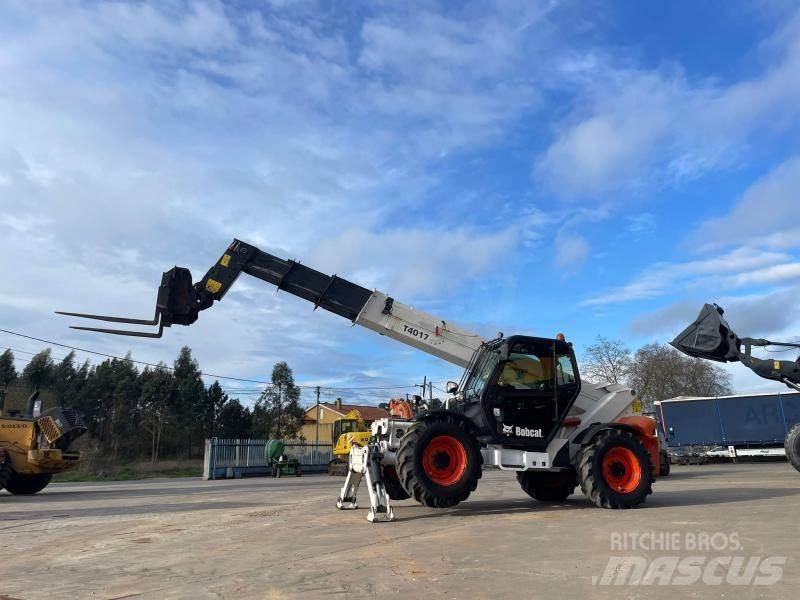 Bobcat T40170 伸缩臂叉装车|叉装车