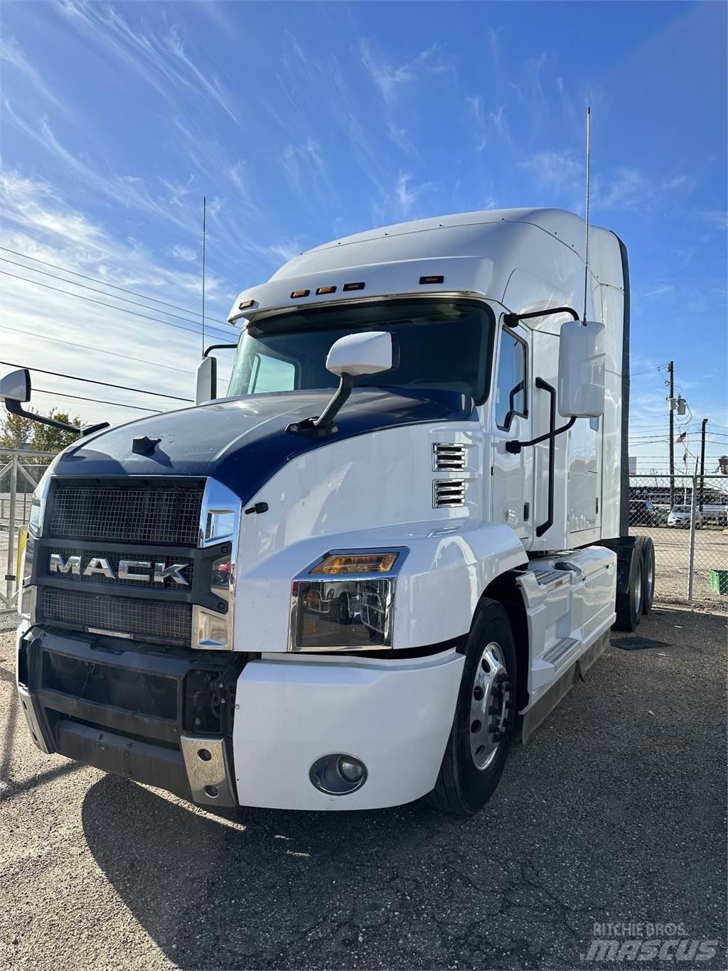 Mack ANTHEM 牵引车