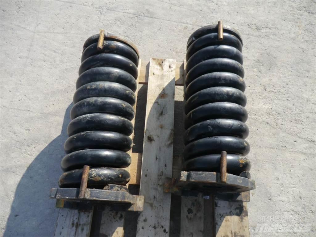 CAT 231D 履带、链条和底盘
