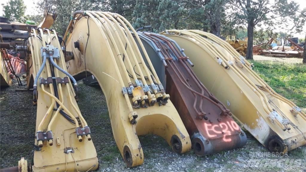 CAT 231D 底盘和悬架