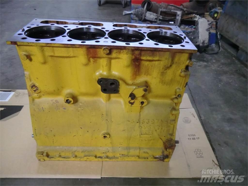 CAT 3304 发动机