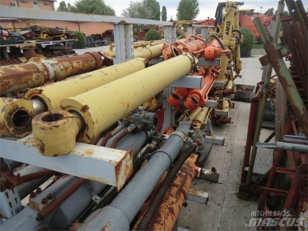 CAT 438C 建筑机械-其他