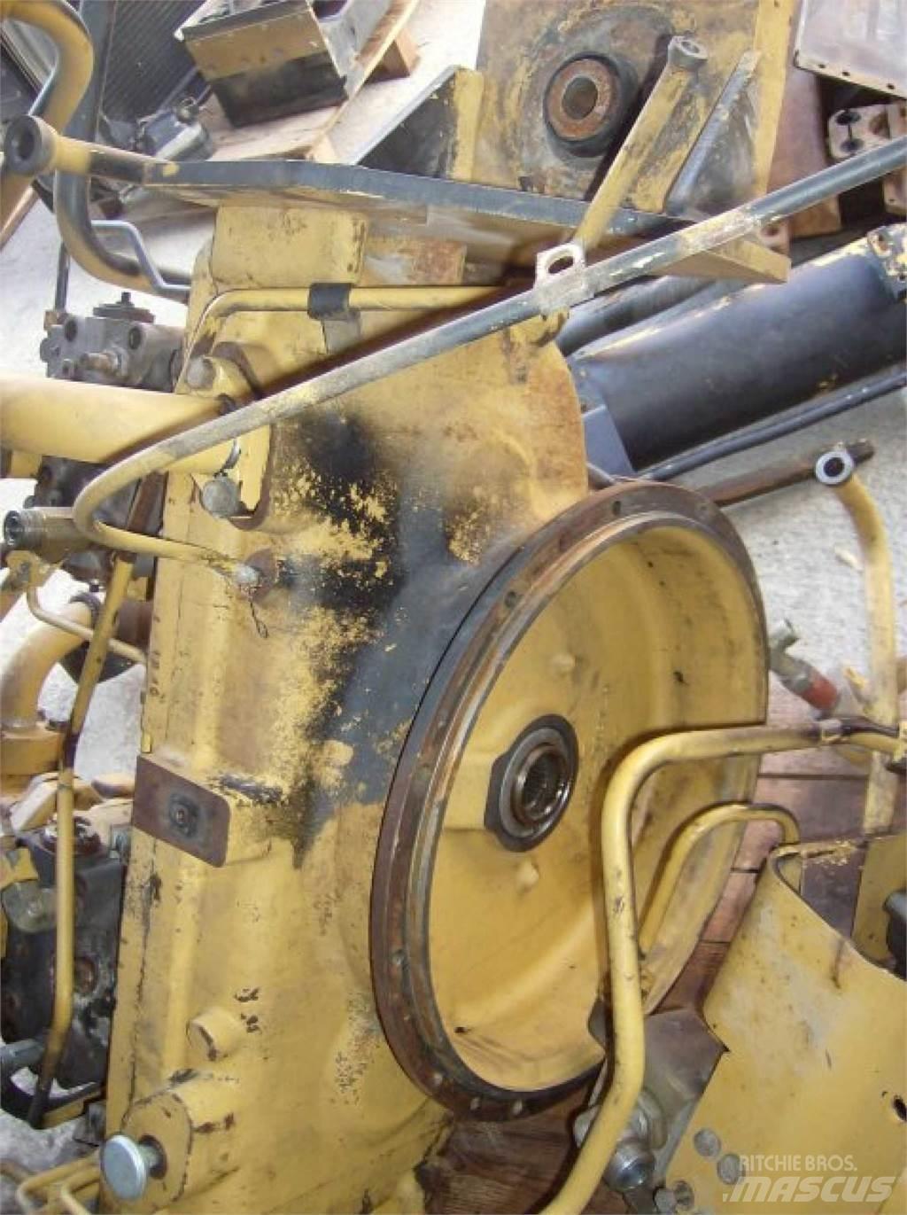 CAT 5080 履带、链条和底盘
