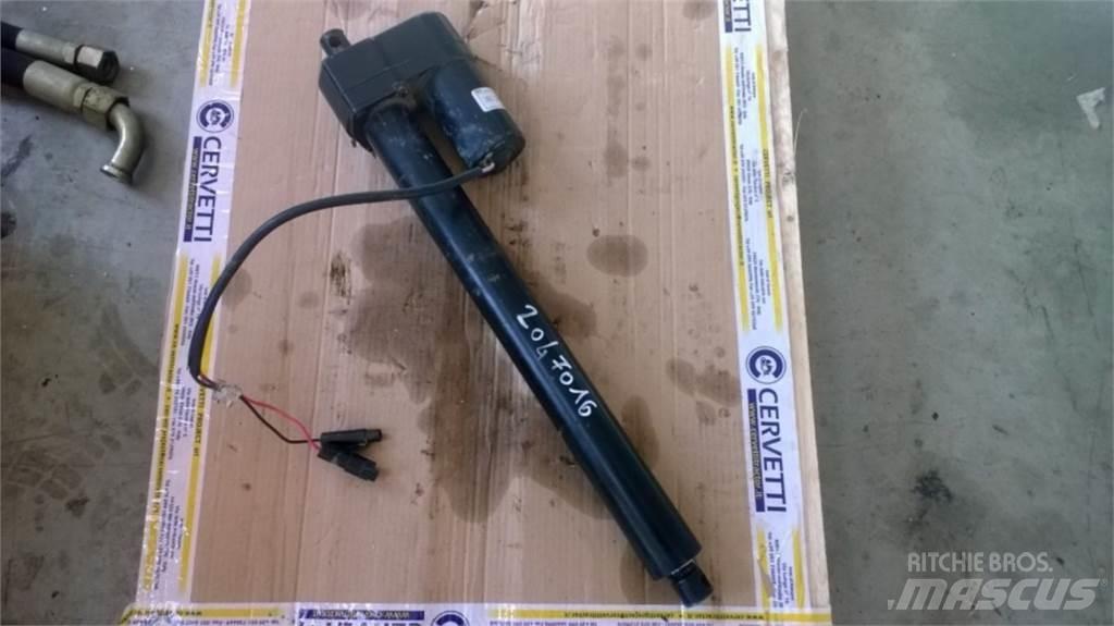 CAT 735 建筑机械-其他