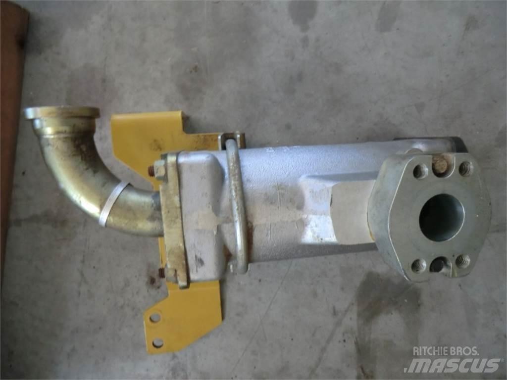 CAT 735 底盘和悬架