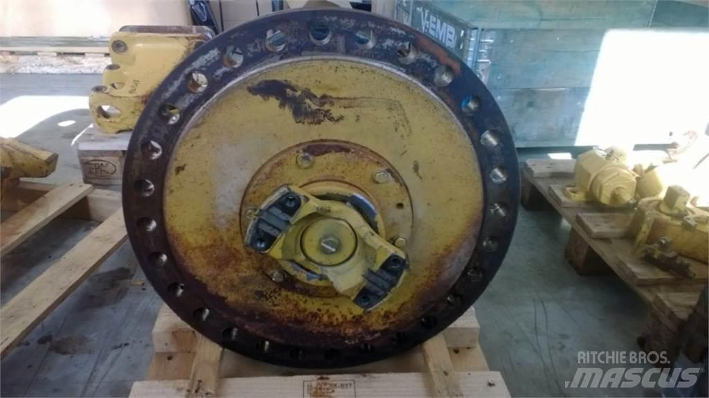 CAT 735 底盘和悬架