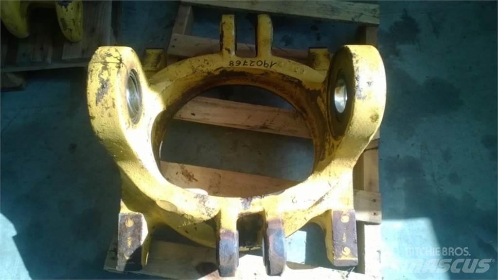 CAT 735 底盘和悬架