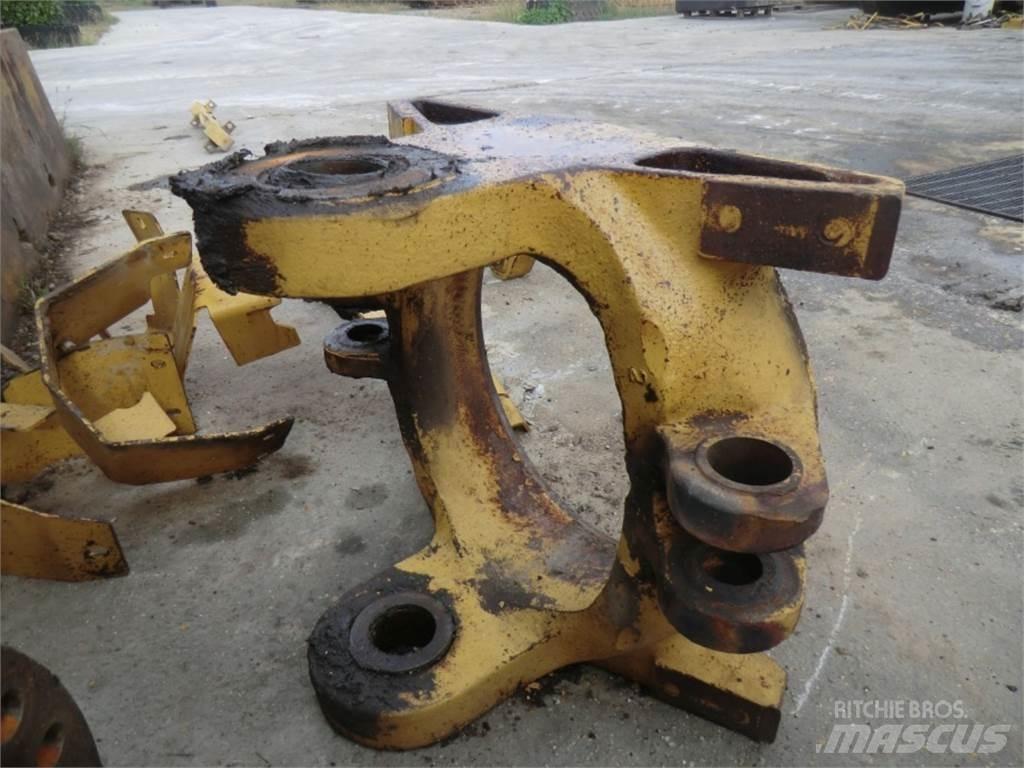 CAT 735 底盘和悬架