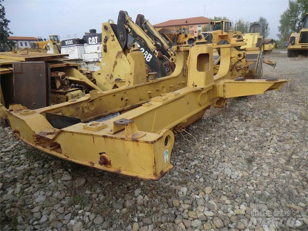 CAT 735 底盘和悬架