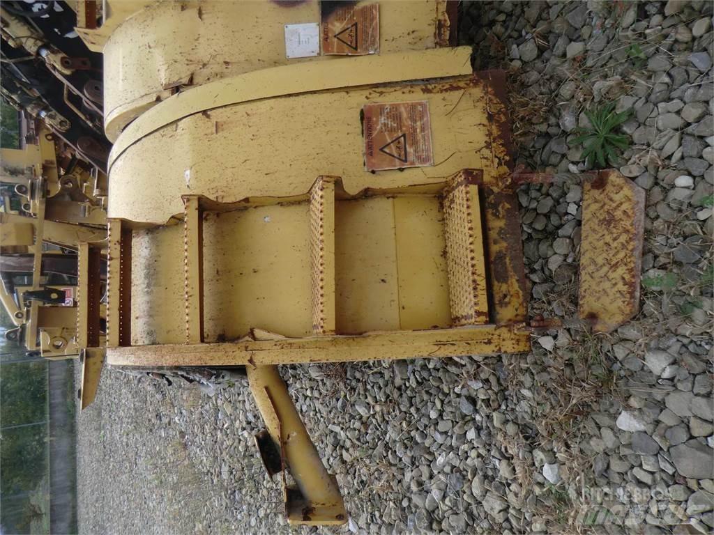 CAT 735 底盘和悬架