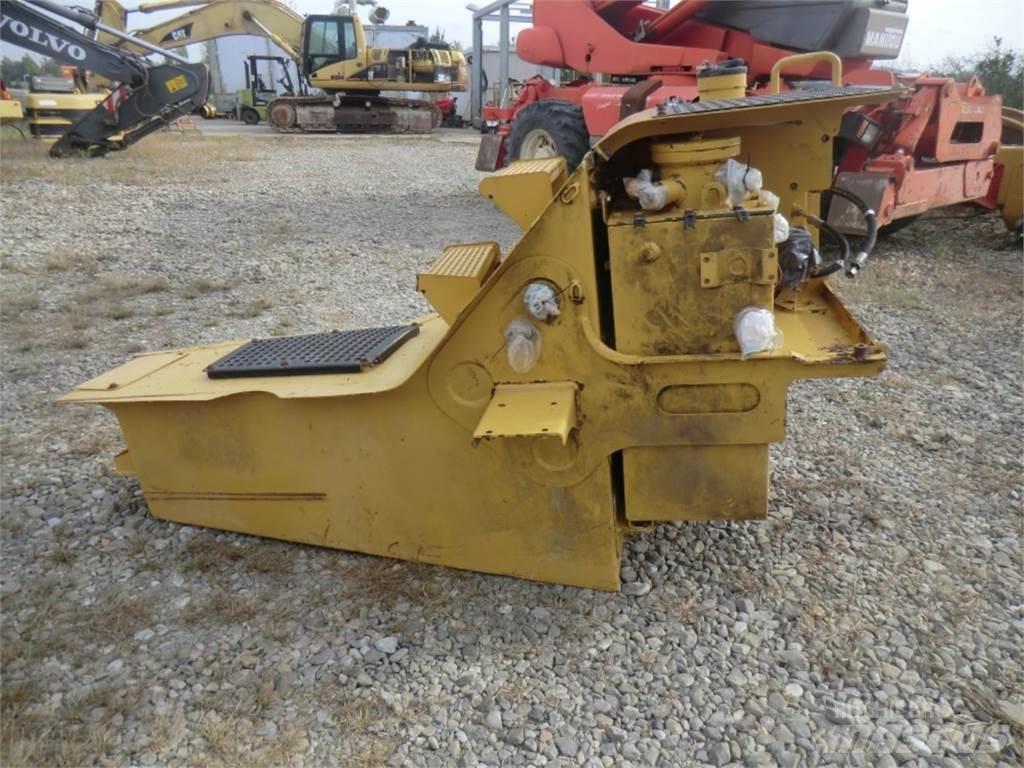 CAT 735 底盘和悬架