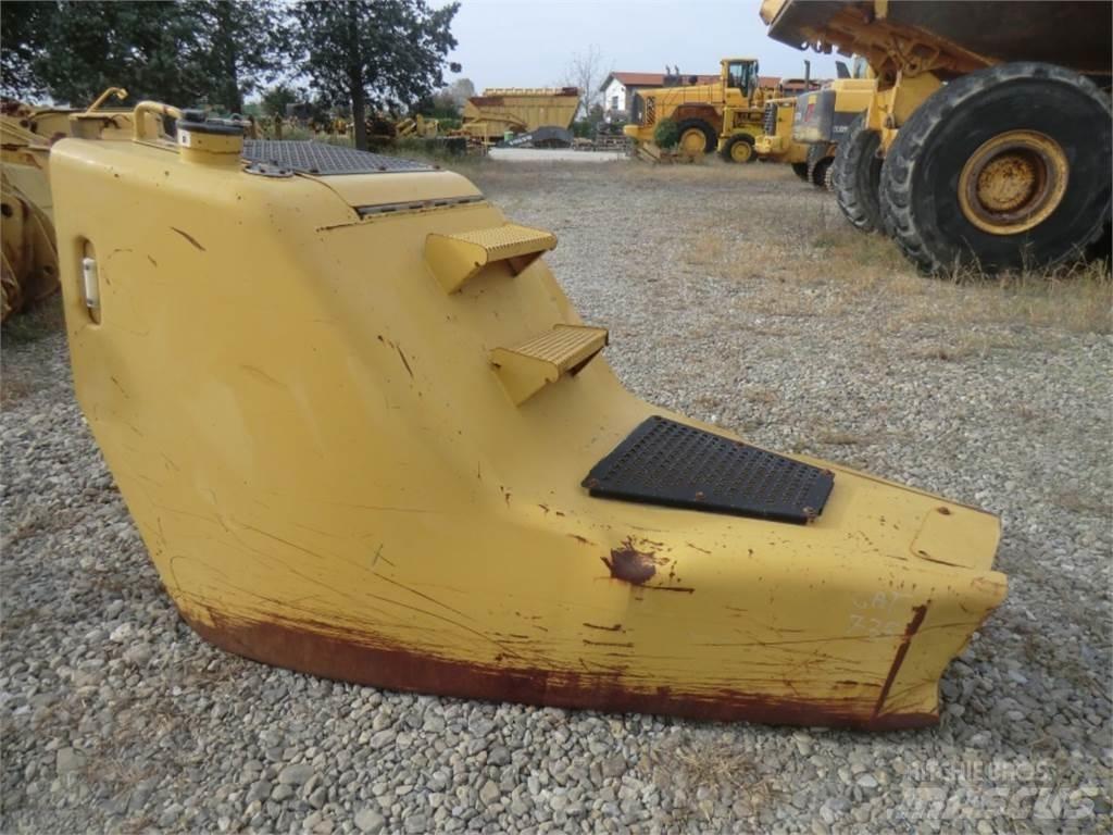 CAT 735 底盘和悬架