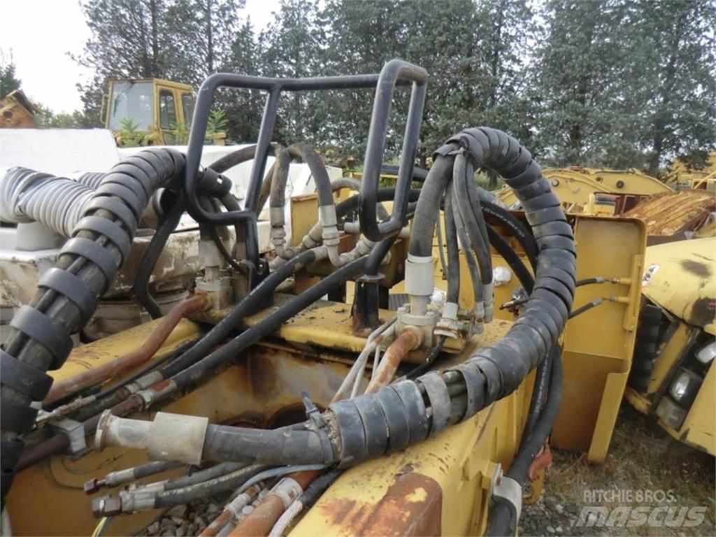 CAT 735 底盘和悬架