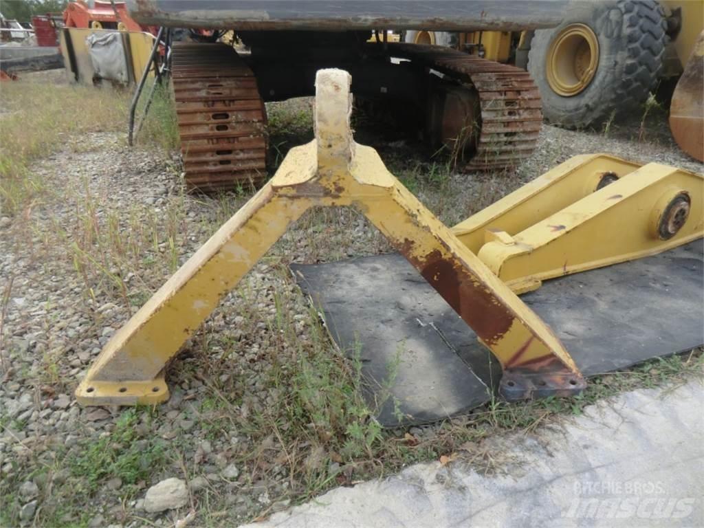 CAT 735 底盘和悬架