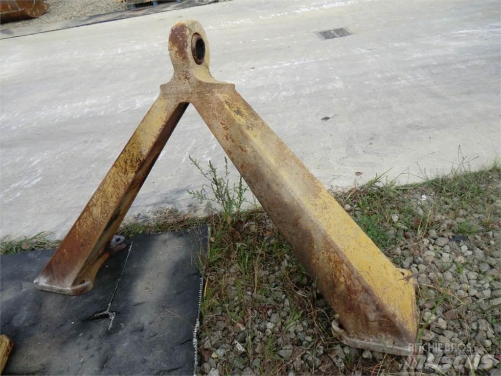 CAT 735 底盘和悬架