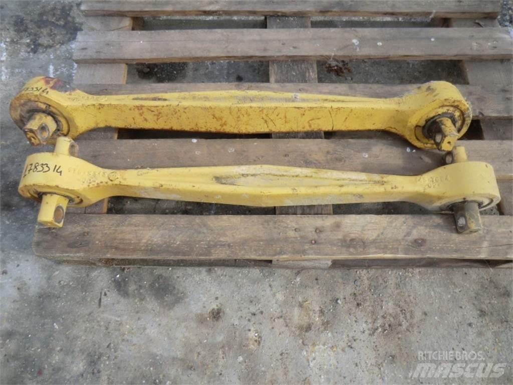 CAT 735 履带、链条和底盘