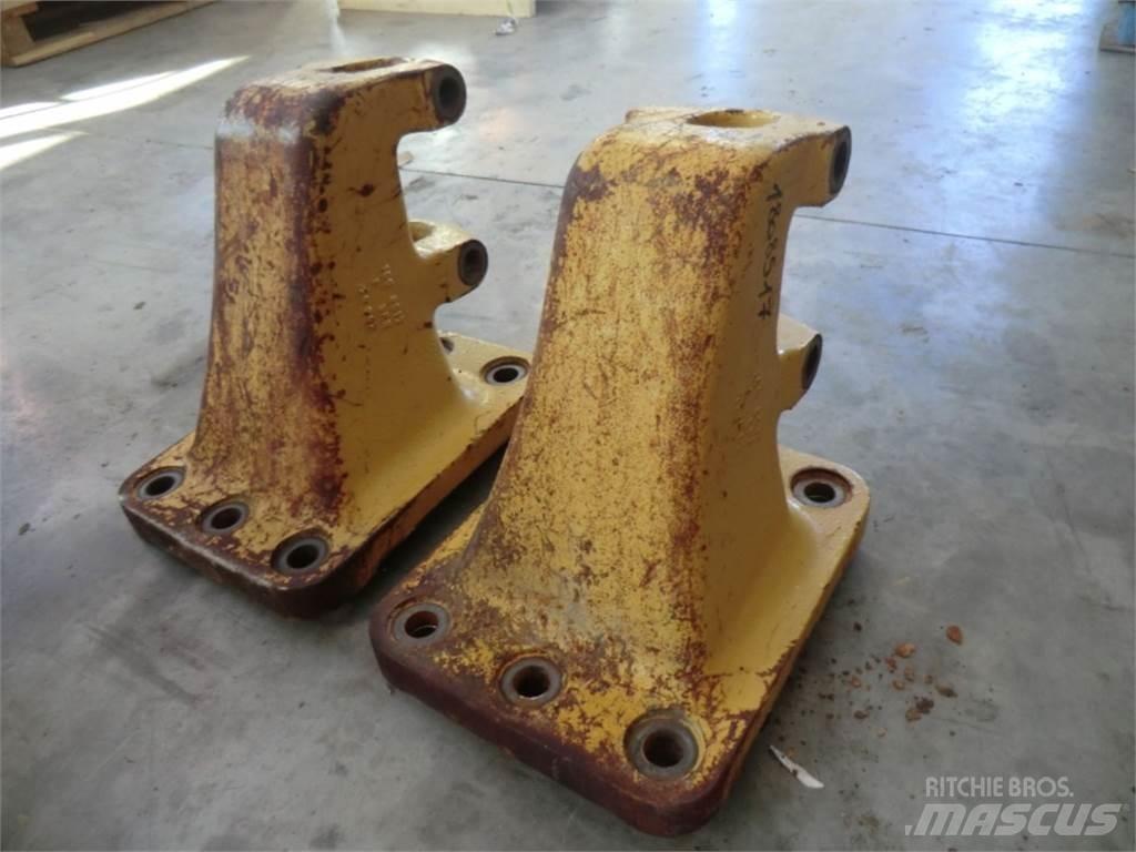 CAT 735 底盘和悬架