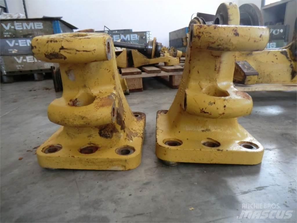 CAT 735 底盘和悬架