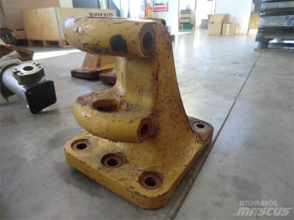 CAT 735 底盘和悬架