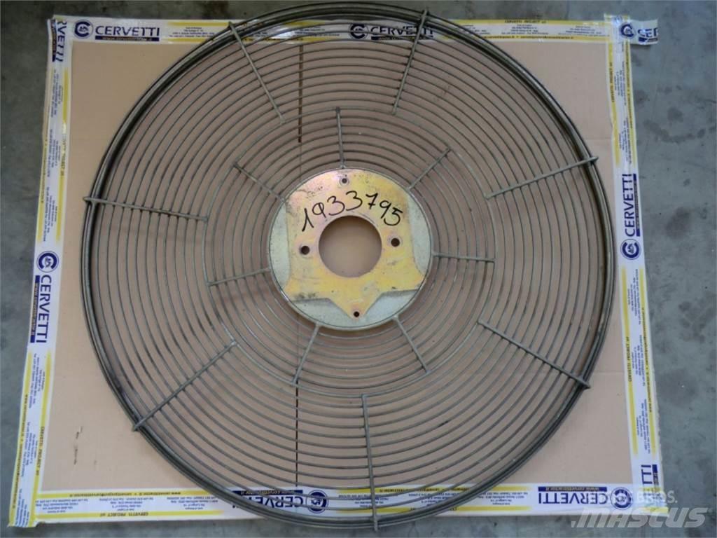 CAT 735 底盘和悬架