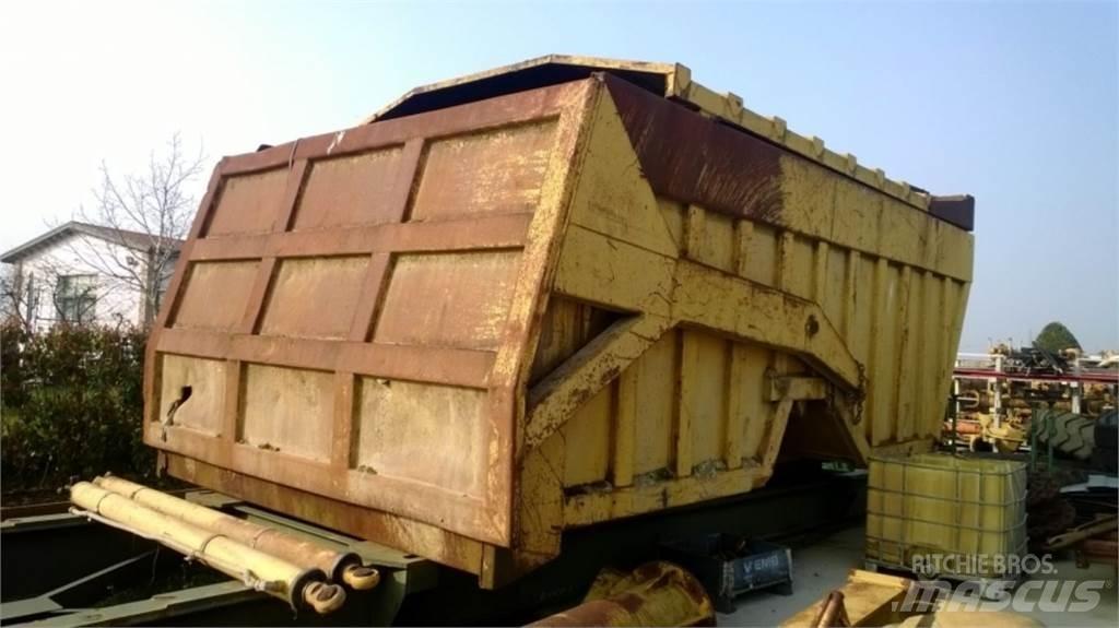 CAT 735 底盘和悬架