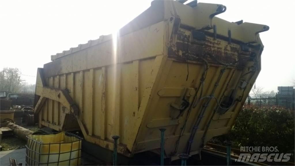 CAT 735 底盘和悬架