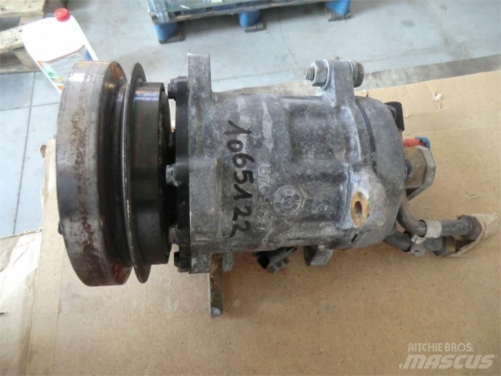 CAT 928G 建筑机械-其他