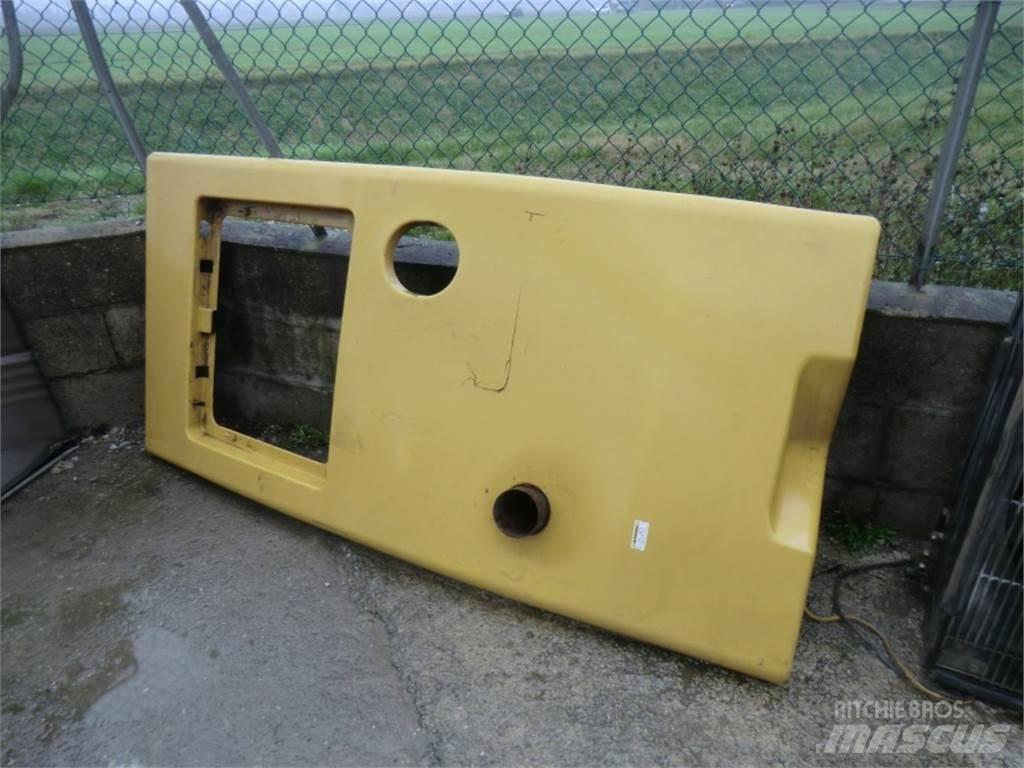 CAT 928G 底盘和悬架