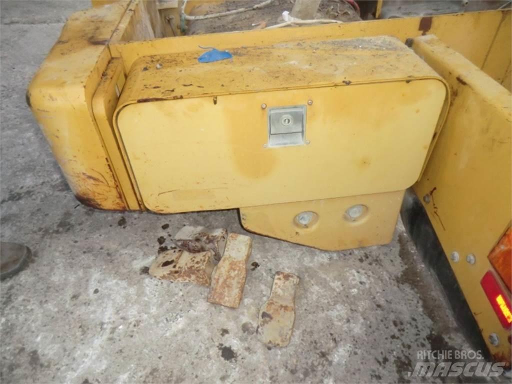 CAT 928G 底盘和悬架