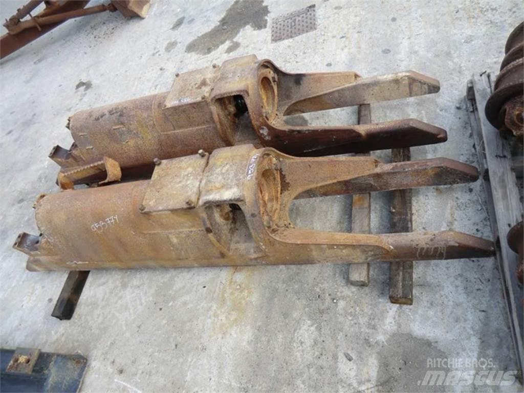 CAT 953 履带、链条和底盘