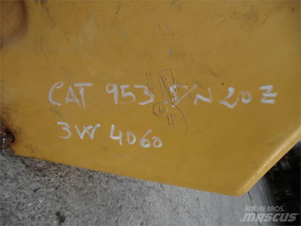 CAT 953 底盘和悬架